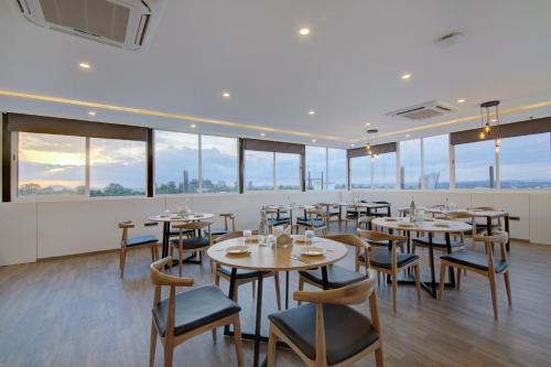 Super Townhouse Global Village Tech Park Near Kengeri Bus Terminal Metro Station