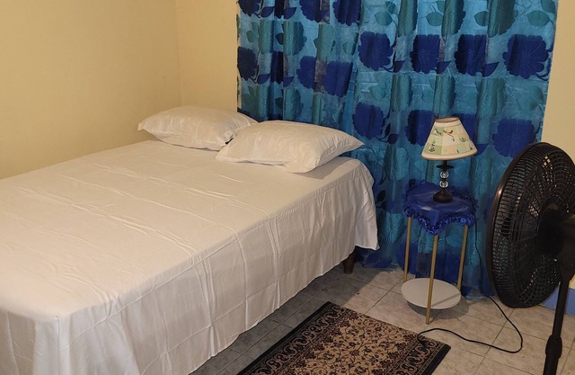 Superb 2-bedroom apartment in Aeolus Valley sleeps 7 people