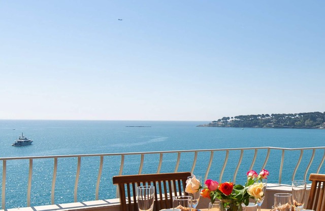 Superb house with sea view, 3 bedrooms, 3 bathrooms, jacuzzi, sauna, Old Town