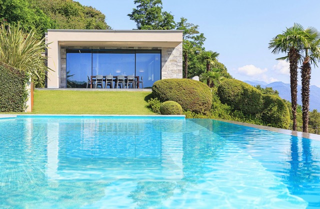 Superb modern villa with pool and sweeping views over the lake! - Villa Falcone