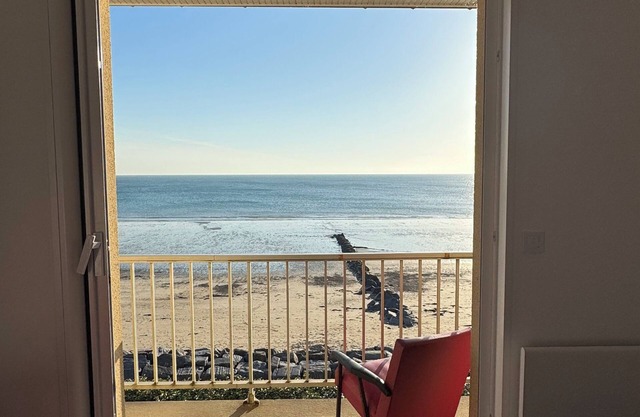 Superb sea view apartment
