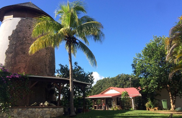 Superb Villa du Moulin for rent with Pool and garden near beach and shops
