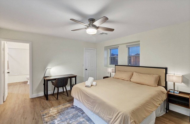Superhost 5 star 3 Bedroom 2.5 Bathroom Townhouse