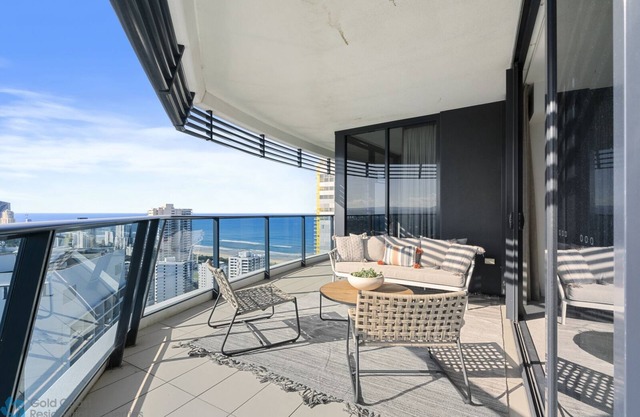 Superior 3 Bedroom Apartment at The Oracle