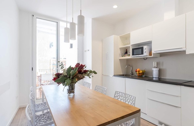 SUPERIOR 4 BEDROOM APARTMENT
