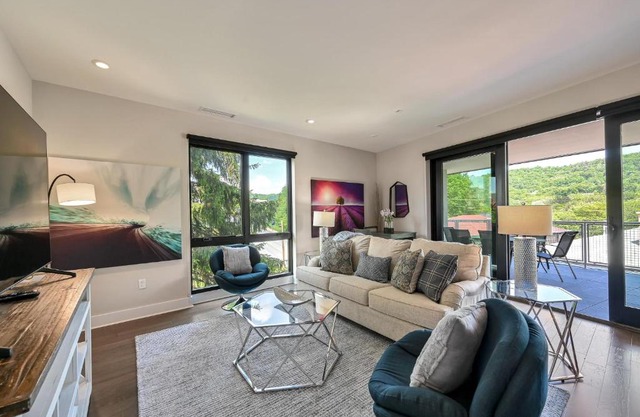 Supreme Downtown Condo