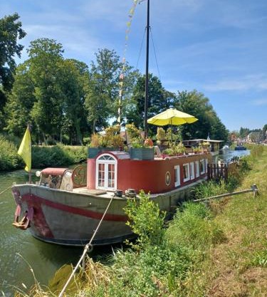 Sur la Somme à bord de la péniche Arche de Noé