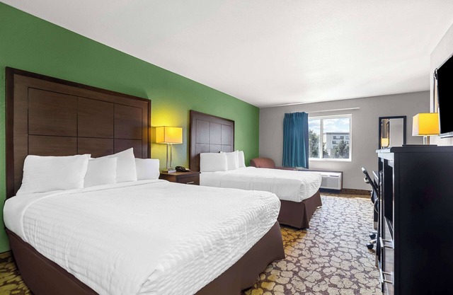 SureStay Plus Hotel by Best Western Bettendorf