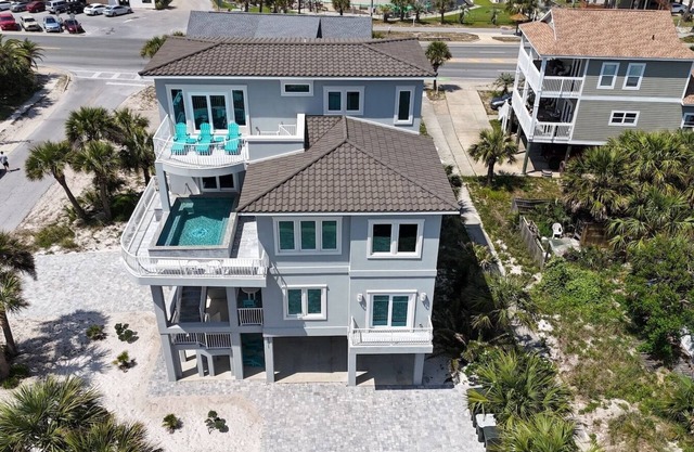 Surf and City 🏝️ Modern Luxury with Beach Access + Balcony Pool + Rooftop Deck