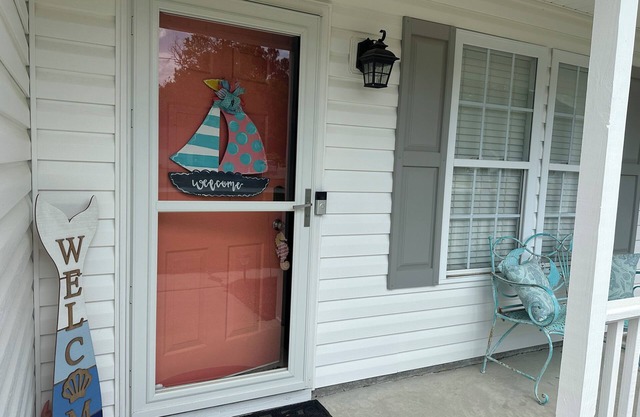 Surf City Beaches are beautiful! 3 BR Cottage 3 miles to Surf City Ocean & Sand