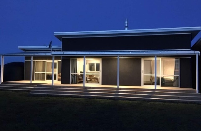 Surf highway coast house. ocean front bach