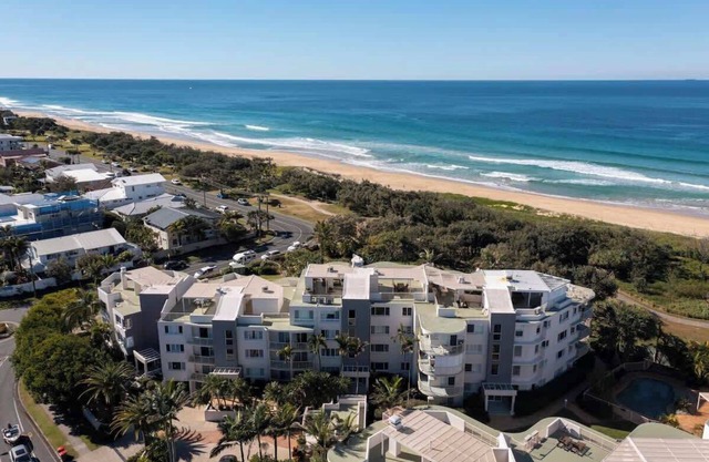 Surfside Beachfront 3bed Apt - Direct Beach Access