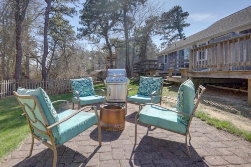 Swan River Views, BBQ Ready West Dennis Home