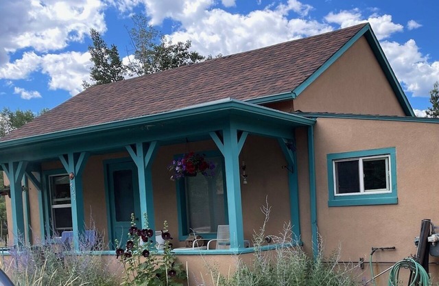 Sweet Buena Vista Getaway. 1200 Sq. ft. Walking Distance to everything! STR#269