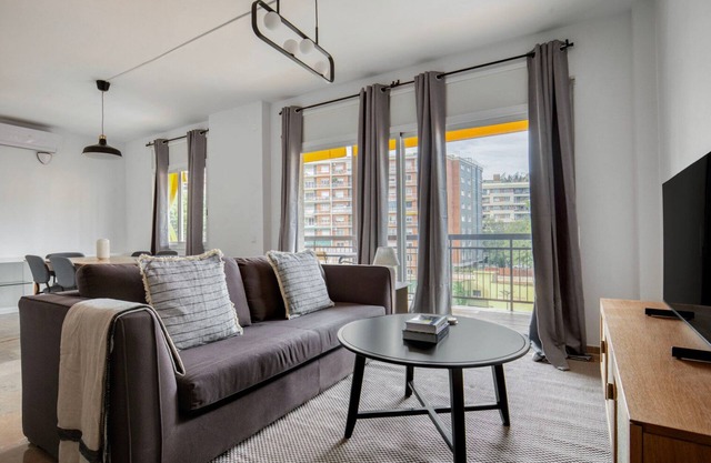Sweet El Putxet i el Farró 3BR w/Doorman, Pool & Garden, by Blueground