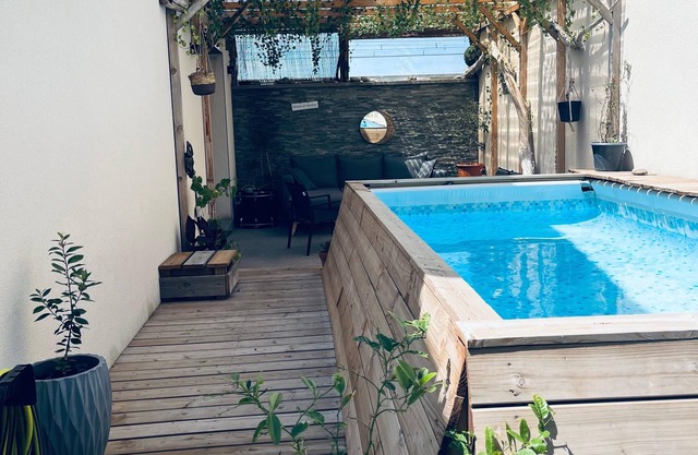 Sweet Home & Jacuzzi near the Beach