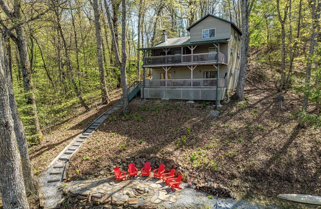 Sweet Lakehouse Dreams - Family Home w/Dock on Lake Glenville!