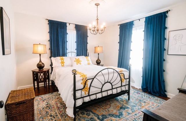 Sweet Southern Cottage~Walk to Charming Columbia