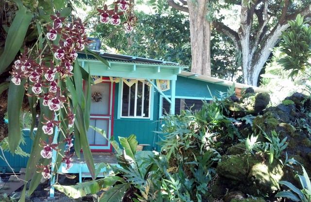 SWEET SPOT STAY-ENCHANTED GROTTO HOUSE-SEE THE LAVA FLOWS FROM SAFE DISTANCES!
