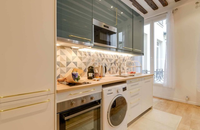 Sweett | Clery - Two Bedroom Apartment, Sleeps 4