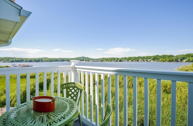 Swing Bridge #40 - Three Bedroom Villa, Sleeps 6