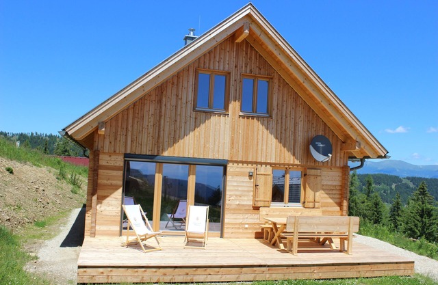 Swiss pine chalet Klippitz