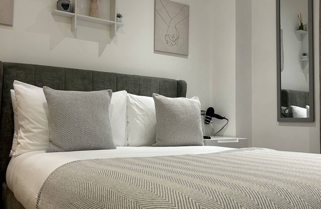 Systems House 1, Cozy stays