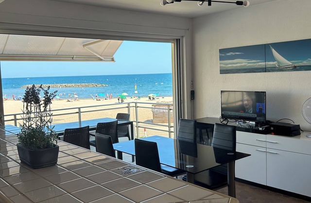 T2 APARTMENT SEASIDE 'THE WATERFRONT'