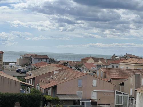 T2 duplex proche plage, clim, parking privatif - FR-1-701-81