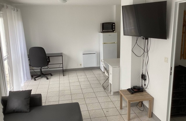 T2, ground floor, quiet 5mn walk from Porcé beach