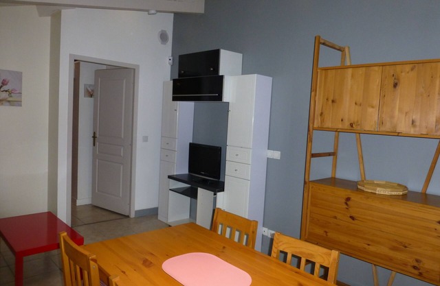 T2 Ground Floor With Patio, Garden Furniture, Separate Bedroom, Salled'eau, WC