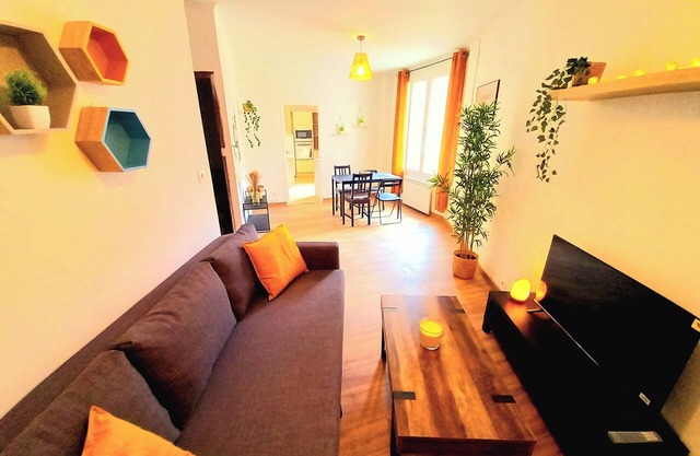 ★ T2 Halles & Cathédrale ★ Plein-centre ★ Clim ★ Wifi ★ Parking on request