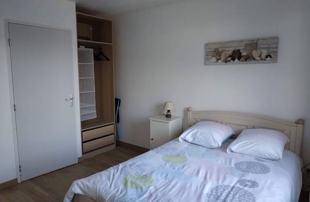 T2 in the center of the village, 13kms from Rouen