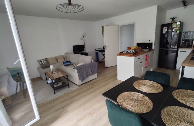 T2 near metro B with terrace & garden - Parking