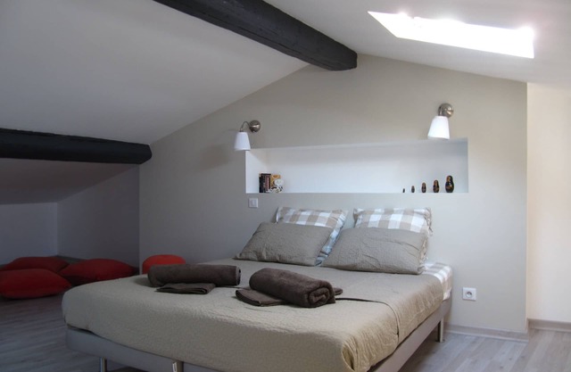 T3 in the Heart of Montpellier: Renovated Apartment with Authentic Charm