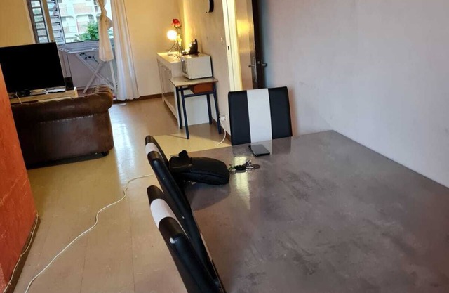 T4 5 min from the beach