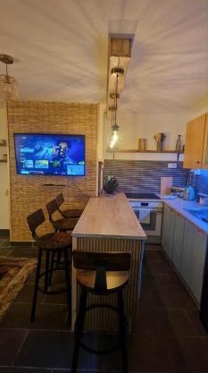 Taff Cottage - Stylish getaway by River Taff with free parking