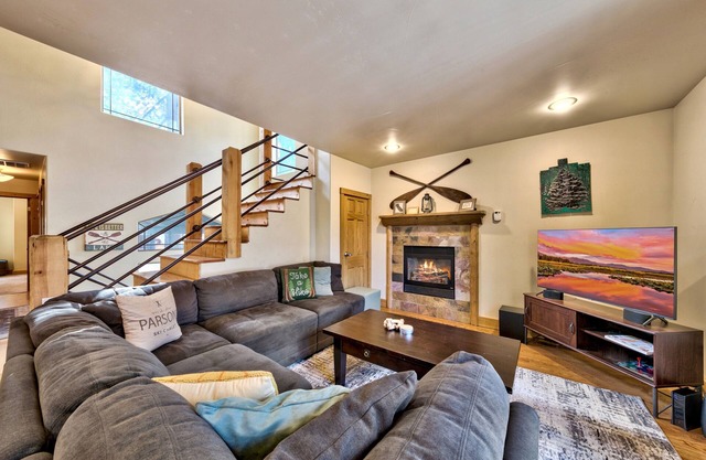 Tahoe Family Haven - Hot Tub, Pool Table, 30-90 days