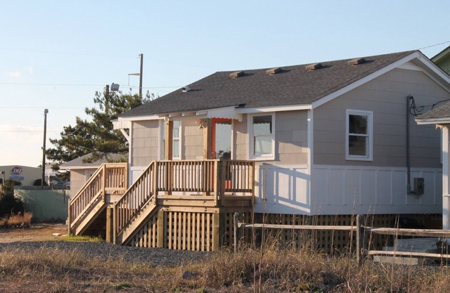 Tandem Cottage: Cozy Coastal Cottage, Short Walk to the Sand!