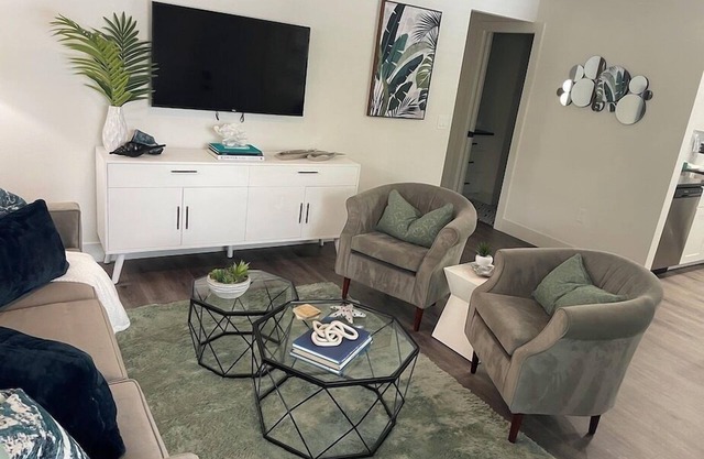 Tangerine @ El Tropicale Vacation Rentals Downtown Sarasota