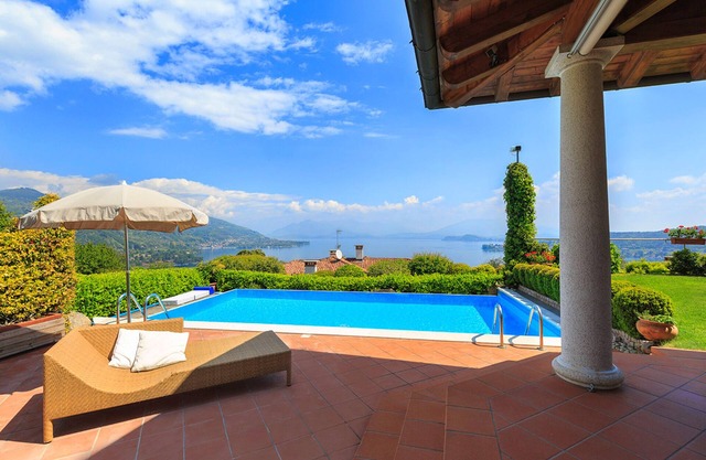 Tantalizing villa with pool & panoramic views over the lake! - Villa Bellavista