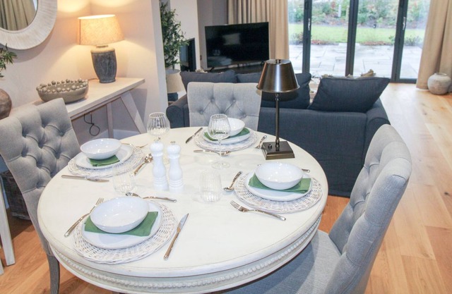 Tarn End Cottage 2, Talkin Tarn - a cottage that sleeps 4 guests in 2 bedrooms