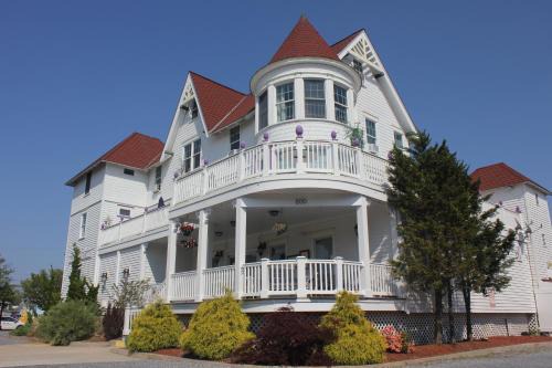 Tavern on the Bay Hotel - Al Capone Suite