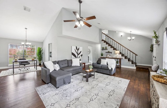 TCH - Cozy 3bd/2ba Home with desk in Euless