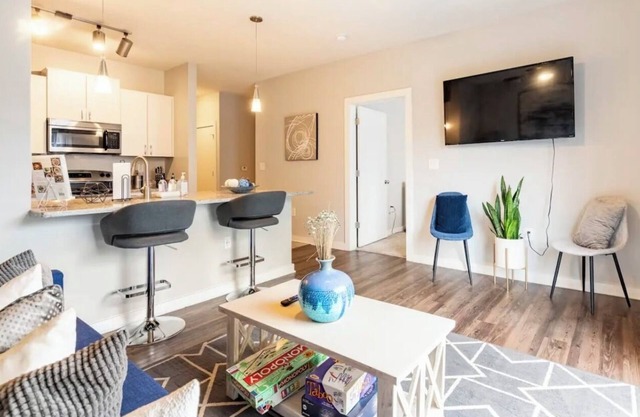 tCozy Retreat APT Inman Park, Right on the Belt-line - Free Parking, Gym & Pool