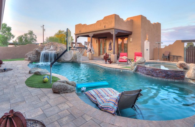 TCR Casita- Private Desert Oasis with Tropical Backyard on 3.5 Acre