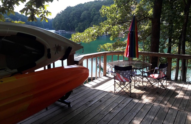 Tee House on BEAUTIFUL Lake Keowee