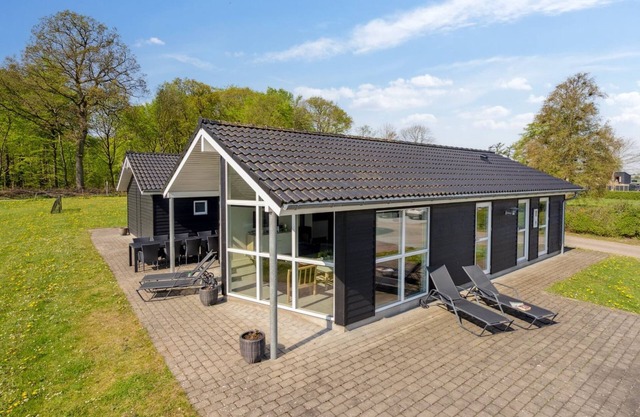 "Tenaya" - 200m from the sea by Interhome