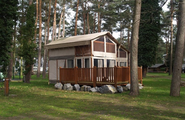 Tent lodge with bathroom 16 km from Maastricht