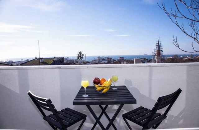 TERRACE FLAT AT THE CENTER OF OLD CITY WITH JACUZZI